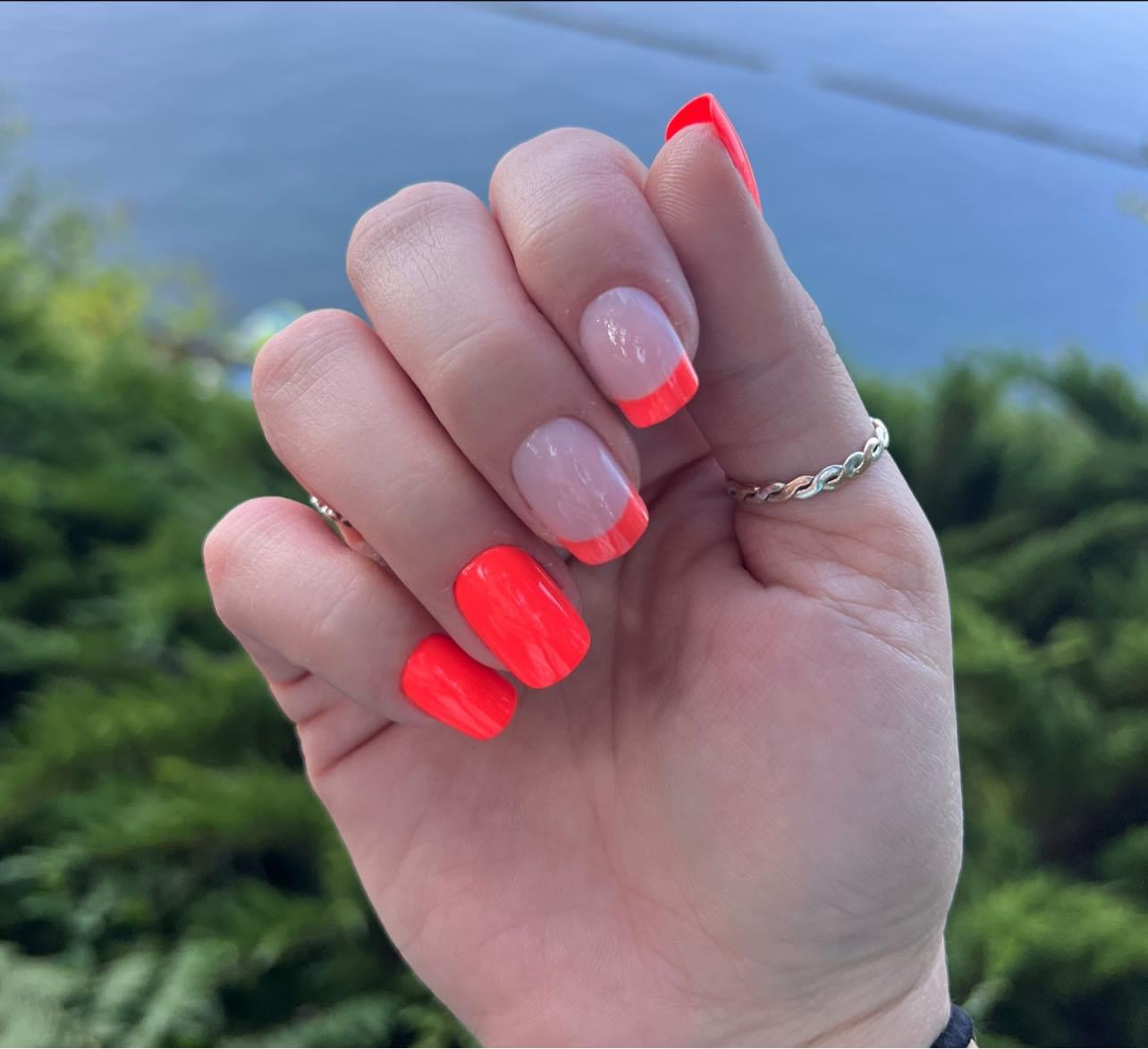 glue on nails for vacation